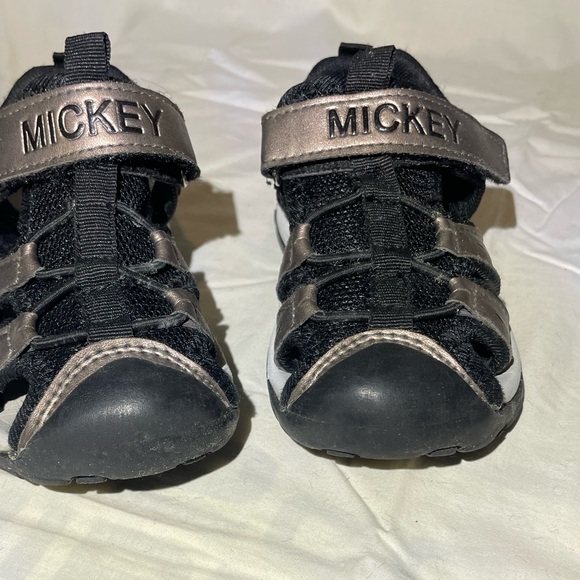 Mickey Mouse Sandals Toddler Size 7 Disney Closed Toe - Picture 8 of 8